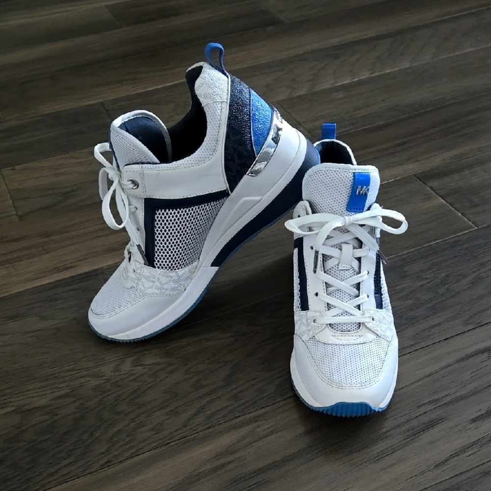 White and Blue Sneakers with Breathable Mesh and Supportive Design MK